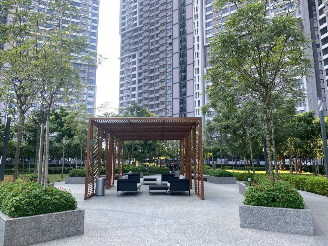 Pangsapuri 4br Luscious M Vertica Near Mrt By Rumabnb